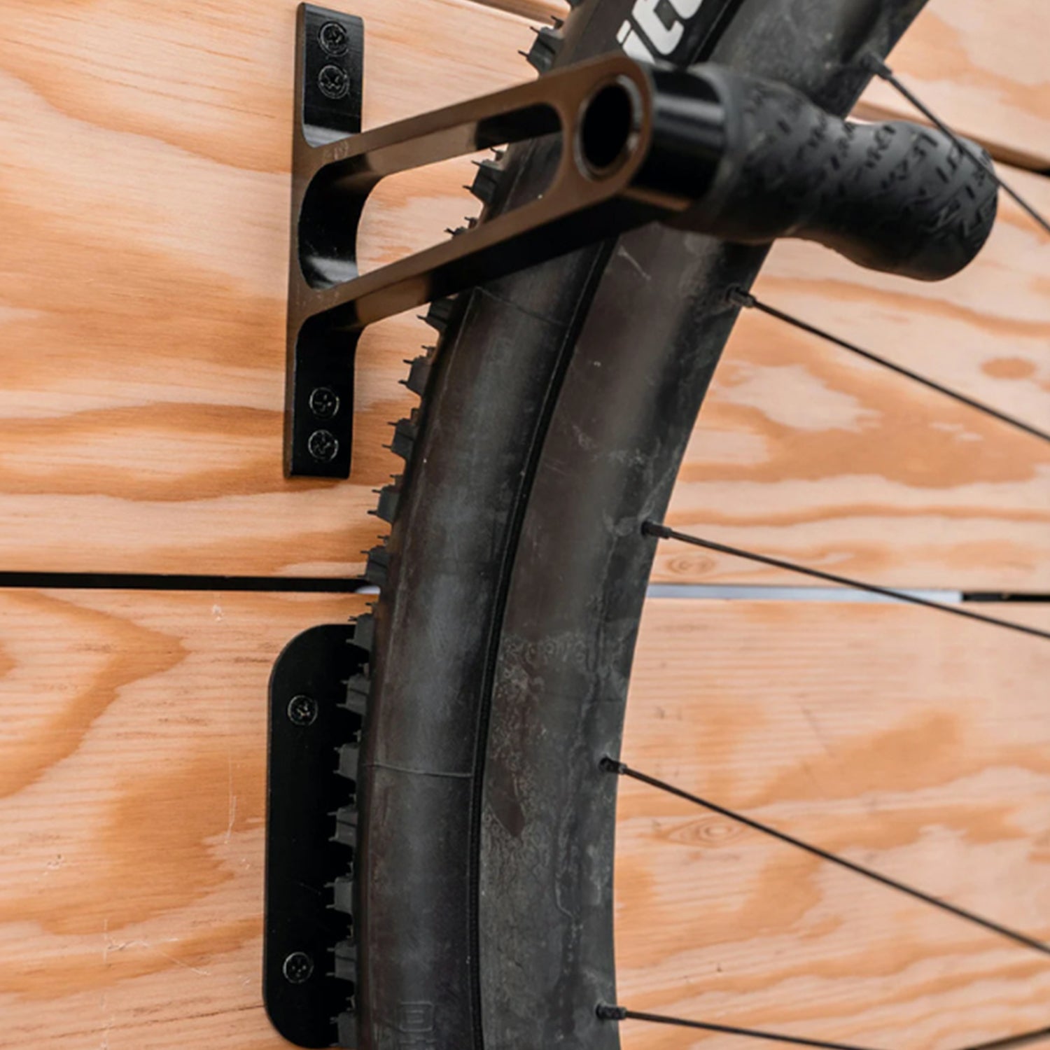 Lezyne CNC Alloy Wheel Hook