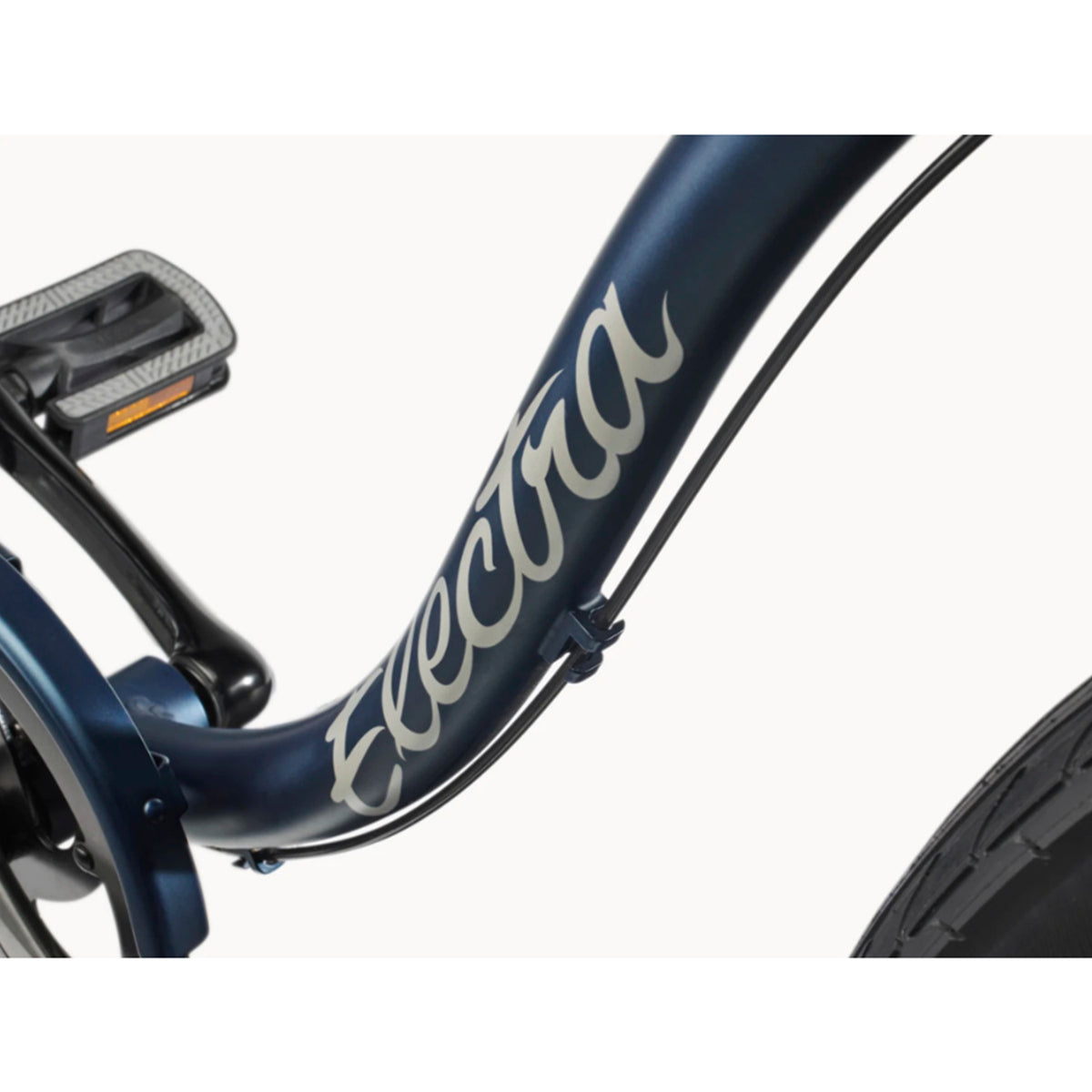 Electra Men's Cruiser 7D Step Over City Bike