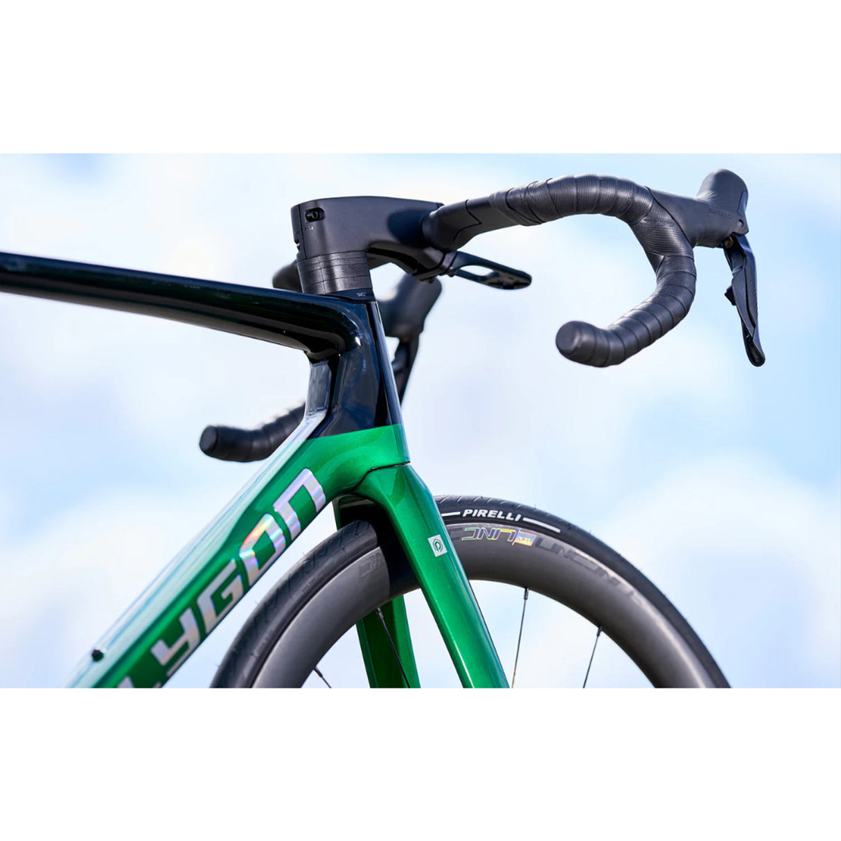 Polygon Helios A8 Ultegra Di2 Road Bike 2026