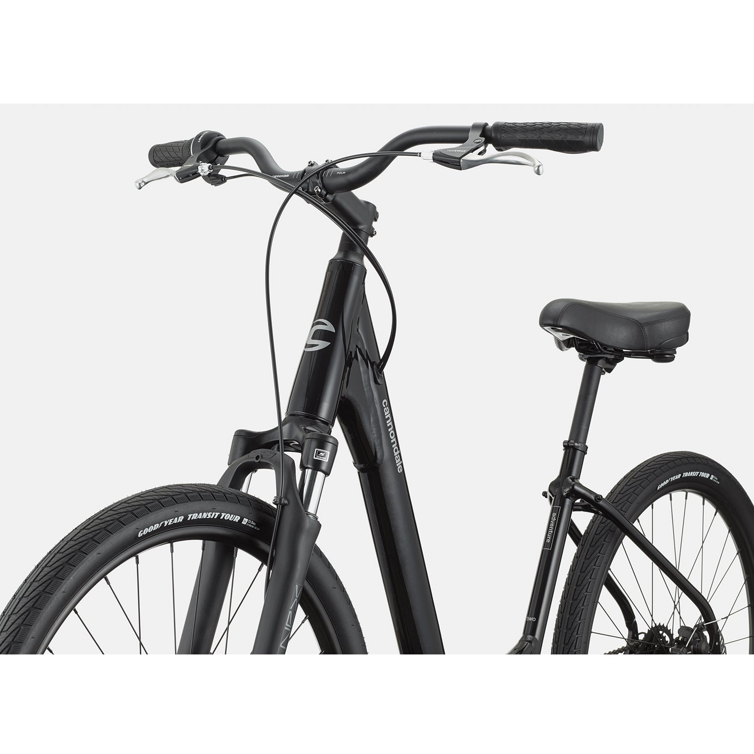 Cannondale Adventure 2 Hybrid Bike
