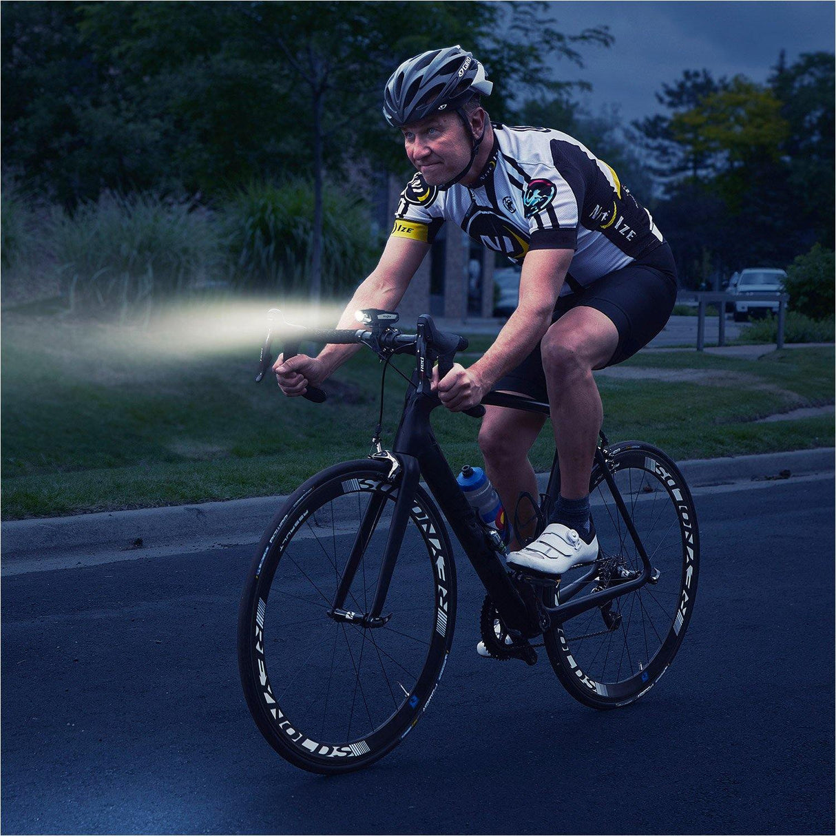 Nite Ize Radiant® 750 Rechargeable Bike Light - Cycle Souq