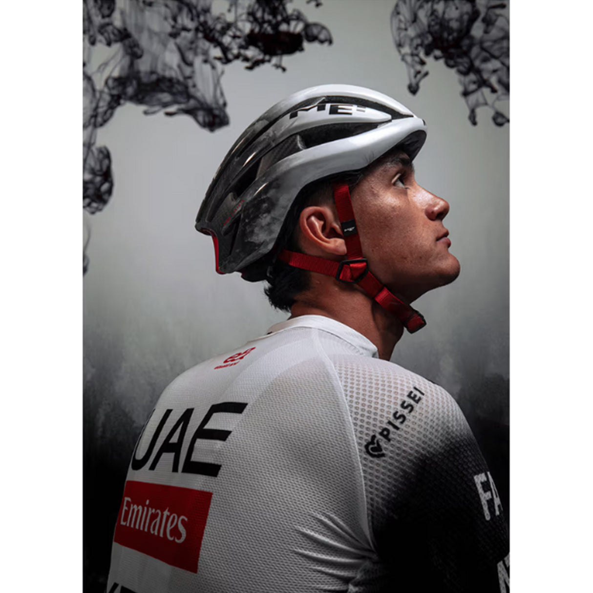 MET Trenta 3K Carbon UAE Team Emirates XRG