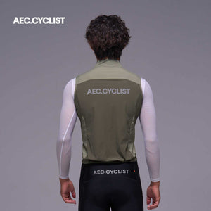 AEC Cyclist Men's Winter Hill Lightweight Cycling Wind Gilet