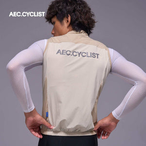 AEC Cyclist Men's Winter Hill Lightweight Cycling Wind Gilet