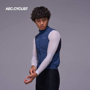 AEC Cyclist Men's Winter Hill Lightweight Cycling Wind Gilet