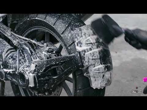 Muc-Off Two Prong Brush