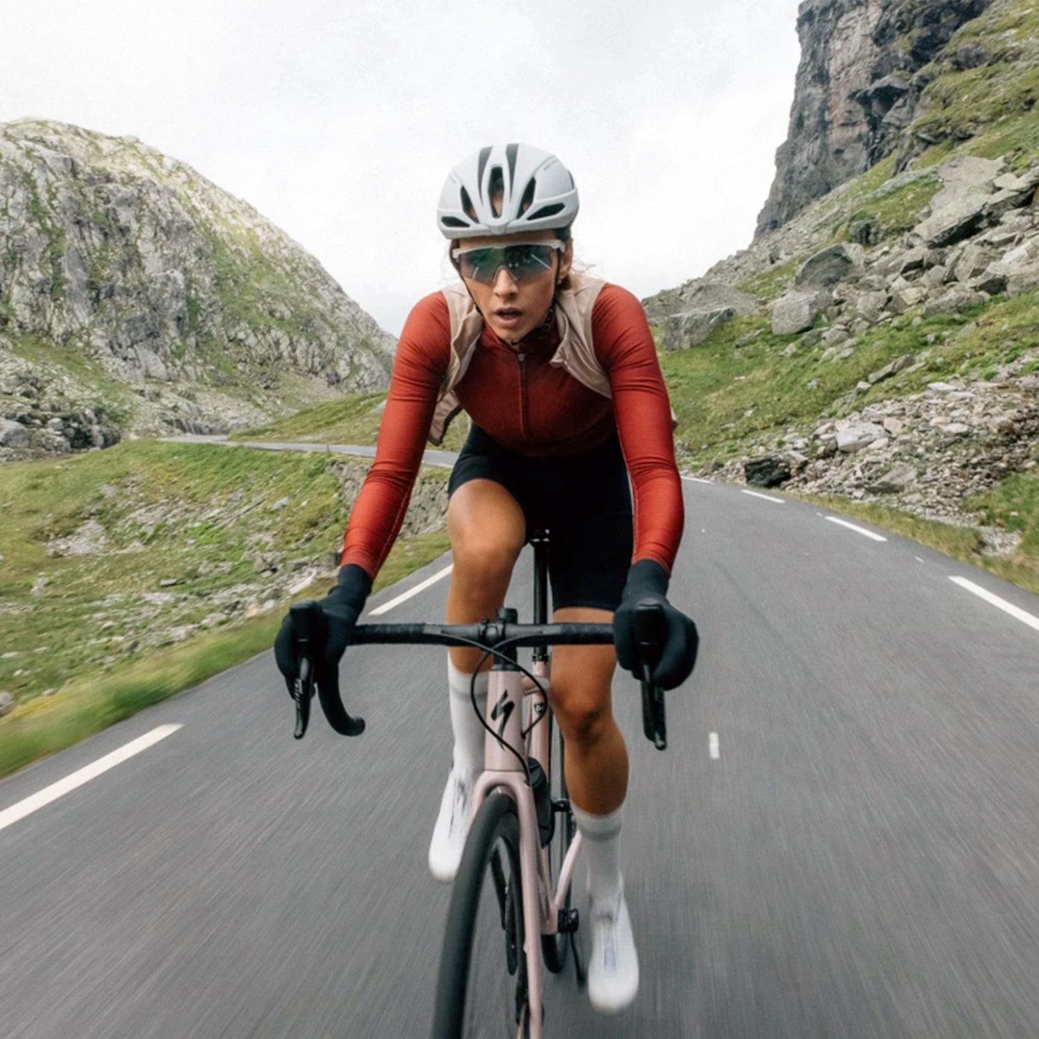 Isadore Alternative Light Long Sleeve Women's Jersey – CycleSouq.com