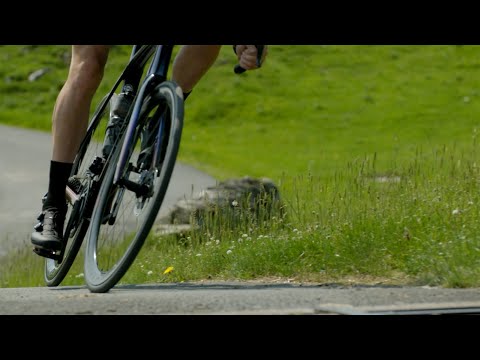 Bontrager R3 Hard-Case Lite TLR Road Tire